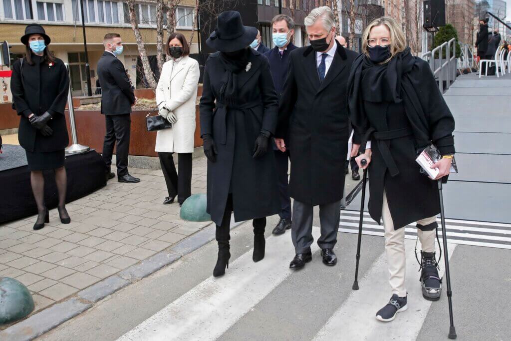 Karen Northshield en compagnie du Roi et de la Reine