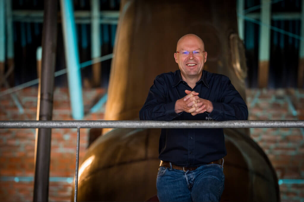 Etienne Bouillon, fondateur de la distillerie The Owl en Hesbaye