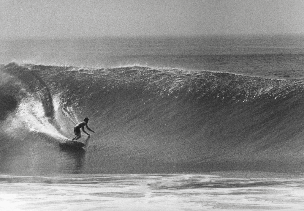 Une superbe gauche de Wayne Lynch, pionnier de surf © René Bégué Biarritz