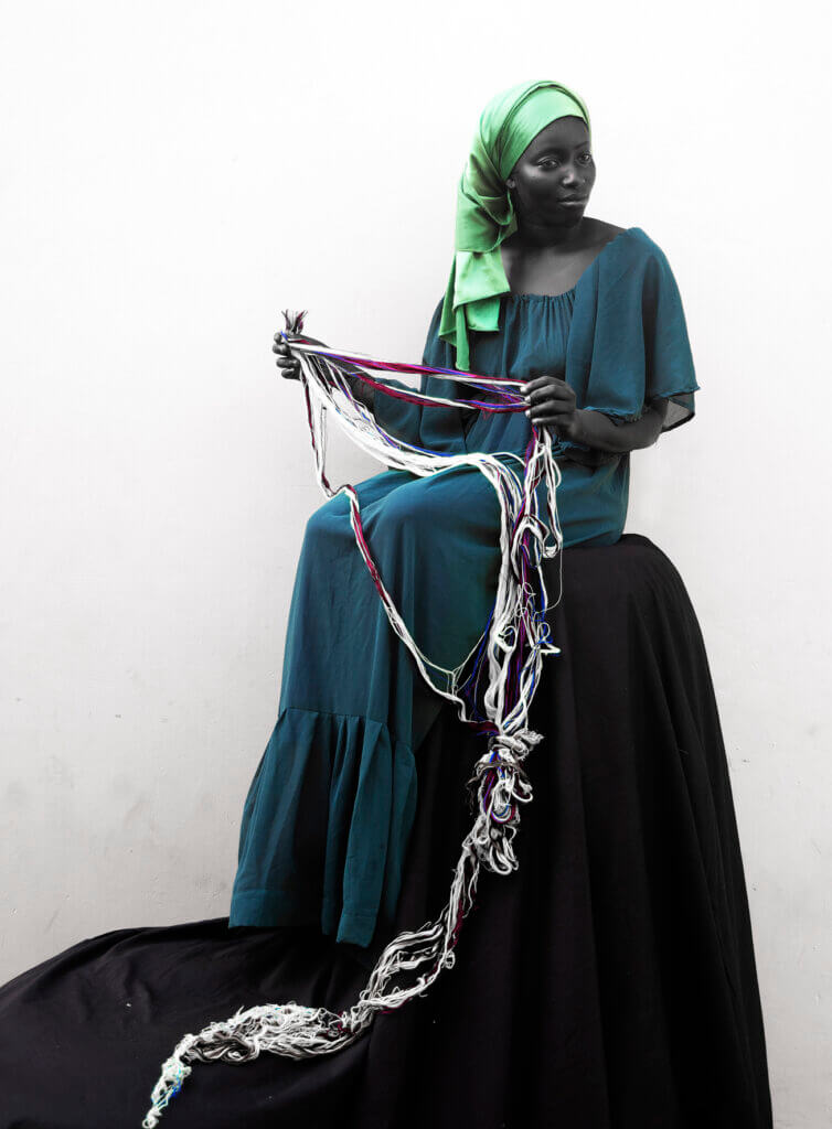 Angèle Etoubdi Essamba, Suivez Le Fil ! Série A FIL-IATIONS, 2022, Photographie © Angèle Etoundi Essamba, Carole Kvasnevski