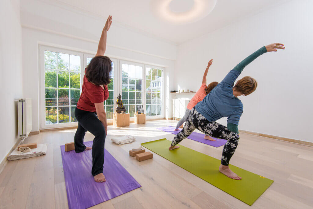 cours groupe trikonasana parsva