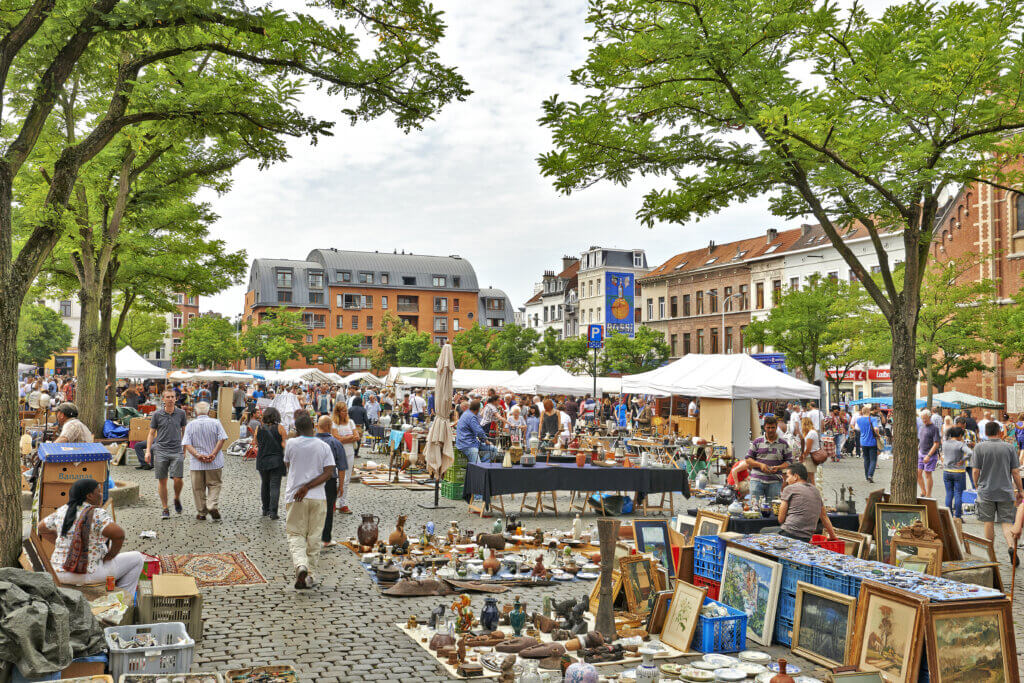 Brocante place du jeu de balles