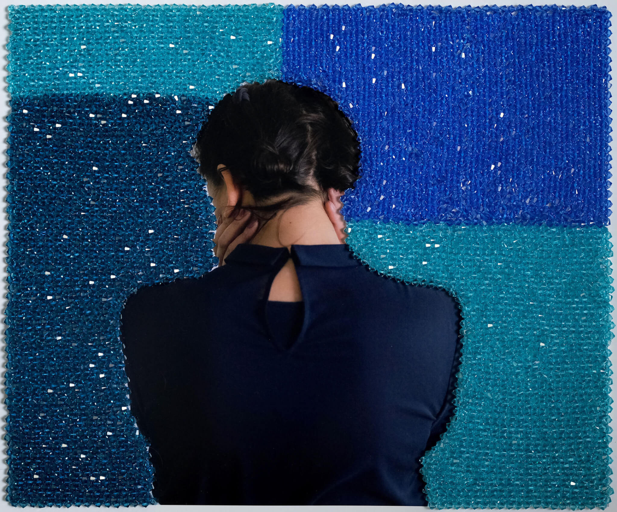 Sissi Farassat, Mirror on the Wall II, 2022, tirage C-Print avec cristaux Swarovski © SISSI FARASSAT COURTESY OF IN CAMERA GALERIE
