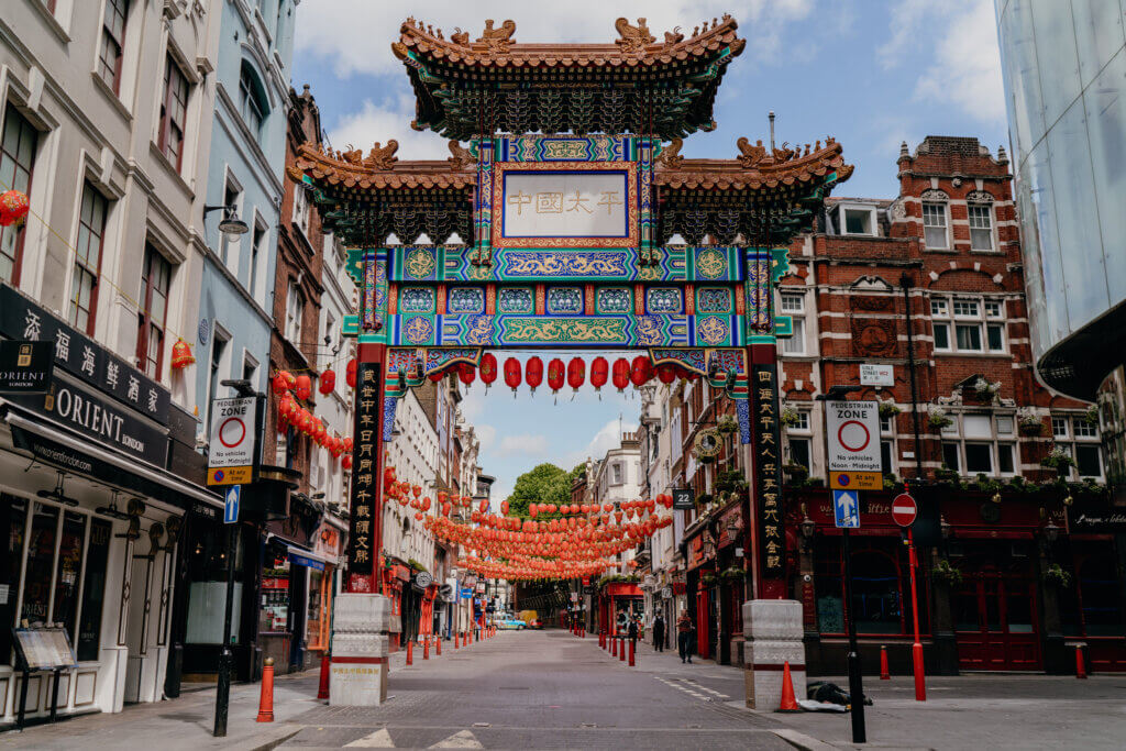 Une arche qui marque une des entrées de Chinatown. © DR