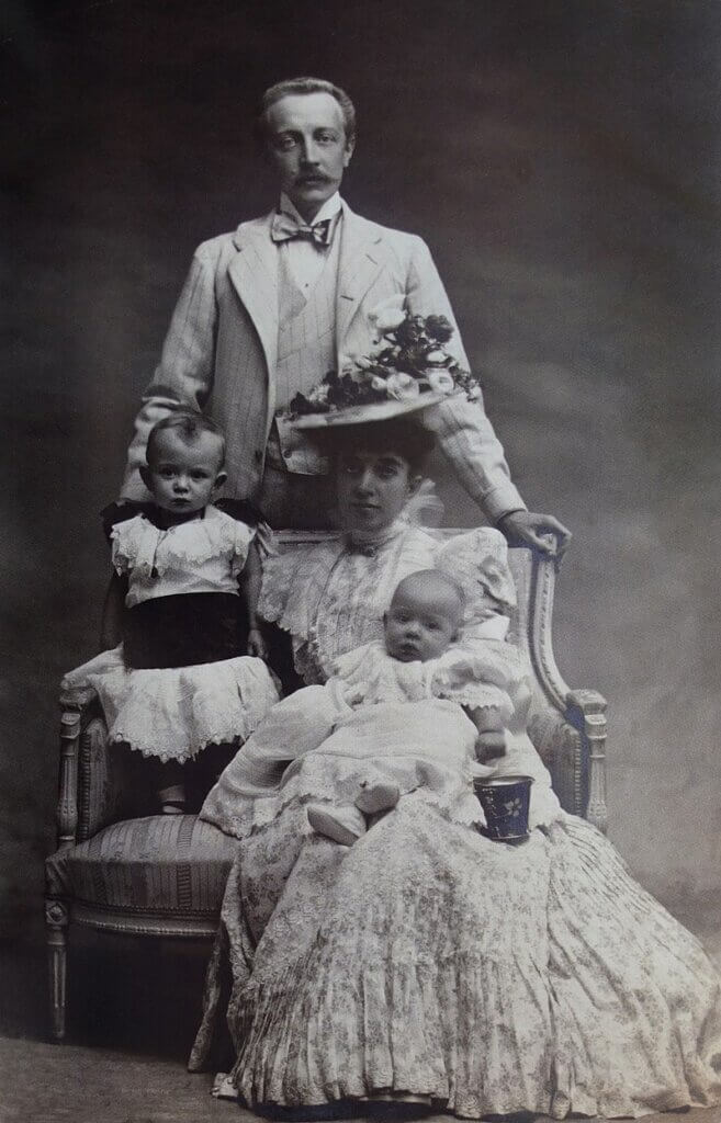 Anna Gould, Boni de Castellane et de deux de leurs trois enfants. © DR