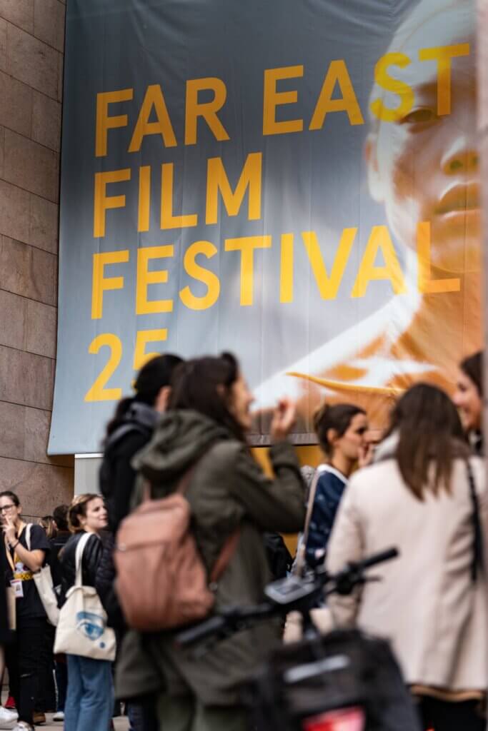 Des spectateurs à l'entrée du Far East Film Festival à Udine