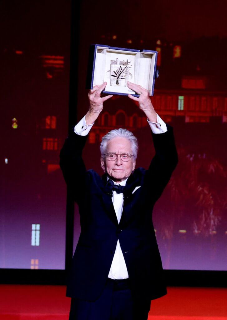 Michael Douglas reçoit la palme d'honneur à Cannes