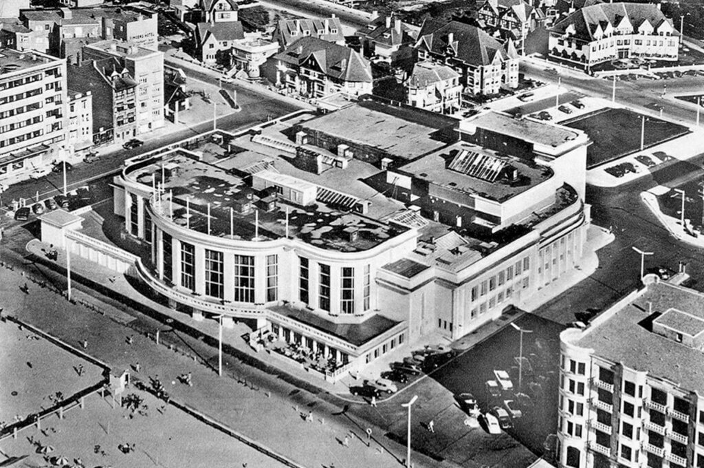 Vue aérienne d'archive du casino de Knokke