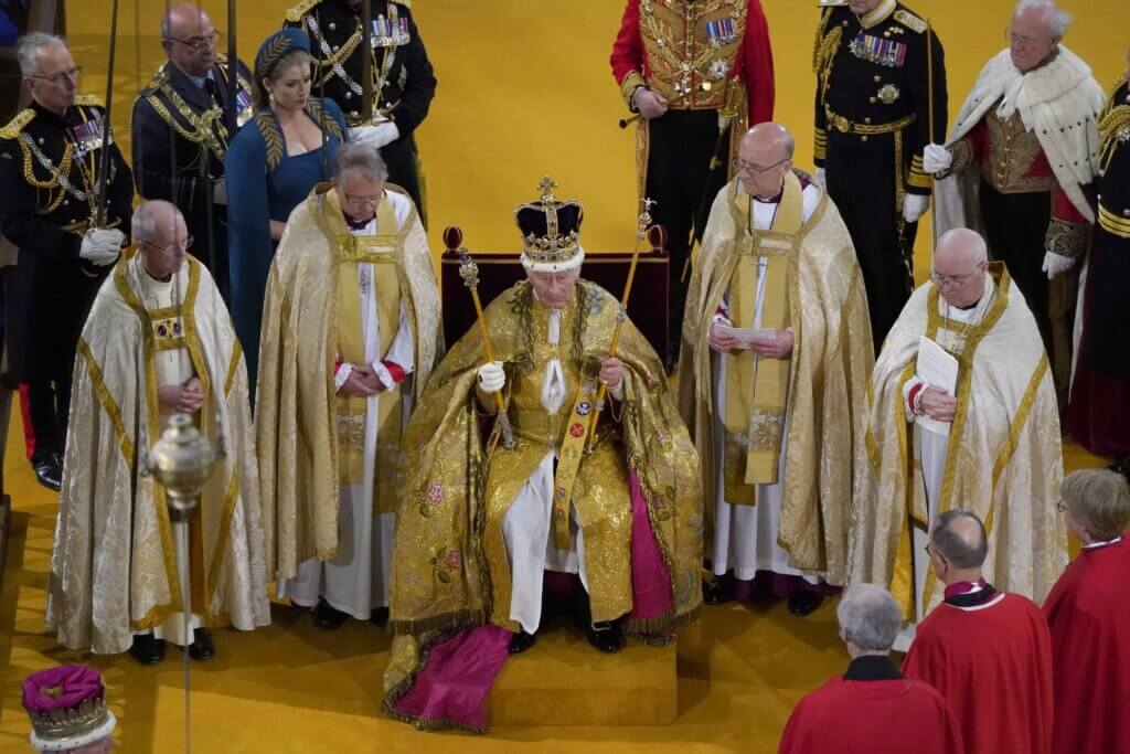 Le roi Charles III à Westminster Abbey le jour de son couronnement
