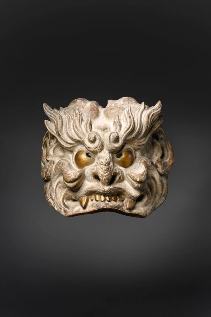 Masque en bois du Japon, XVe ou XVIe siècle. © PAUL LOUIS